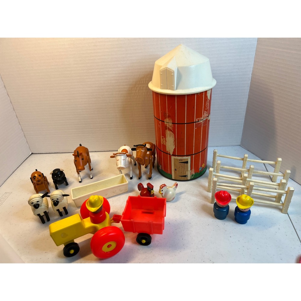 Vintage Fisher Price Little People Farm Set 915 Silo Tractor Animals Figures